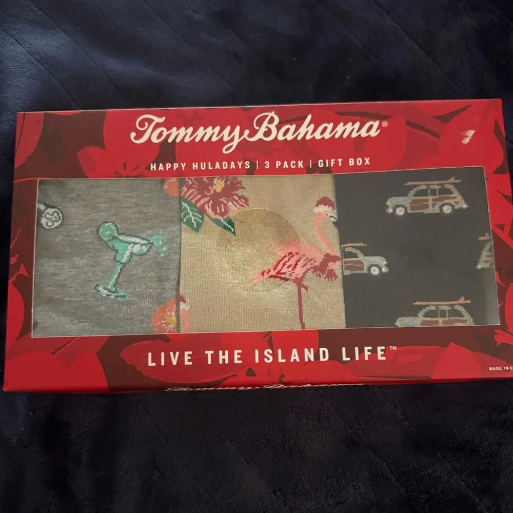 Tommy Bahama 3-Pack Assorted Crew Socks Gift Box